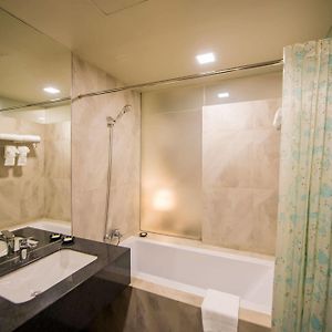 Premier King Suite